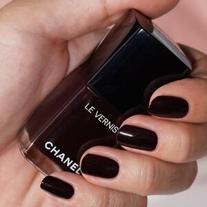 Chanel Le Vernis Nail Polish 947 "Desir"